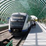 Tren deviat spre Otopeni: Pasageri, nevoiți să meargă pe jos din cauza unei erori