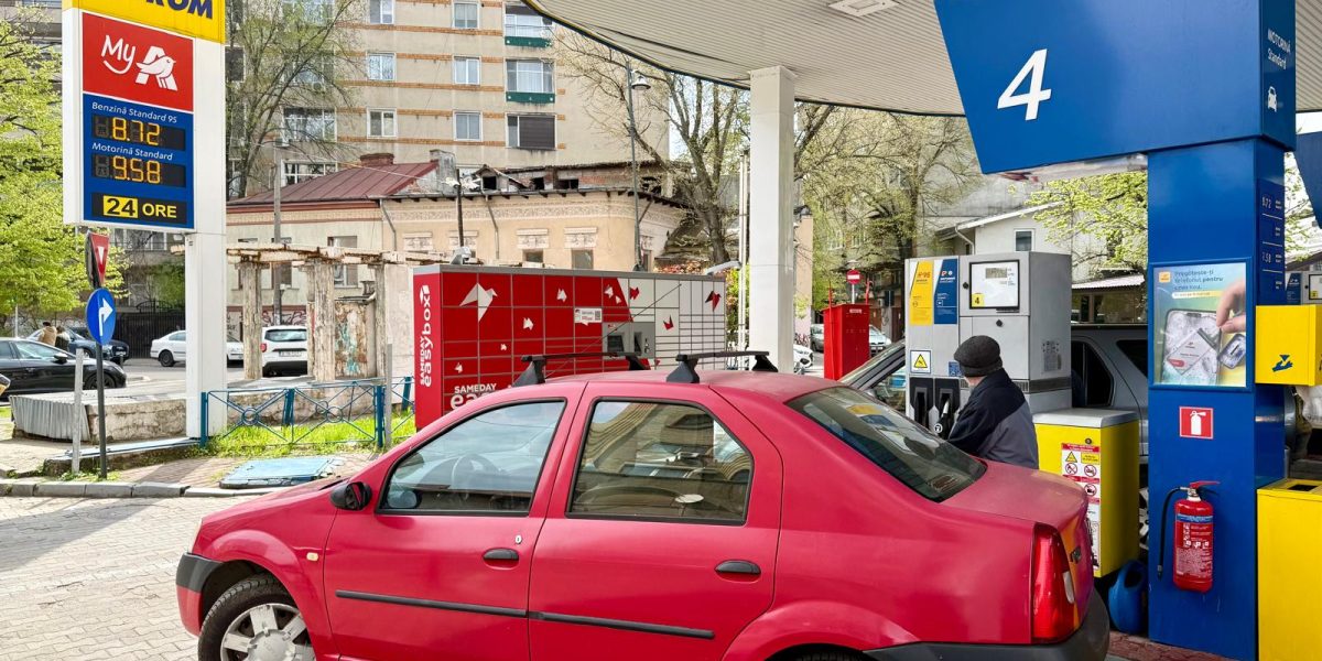 Benzina și motorina, MAI IEFTINE la Petrom: Cât costă acum un litru