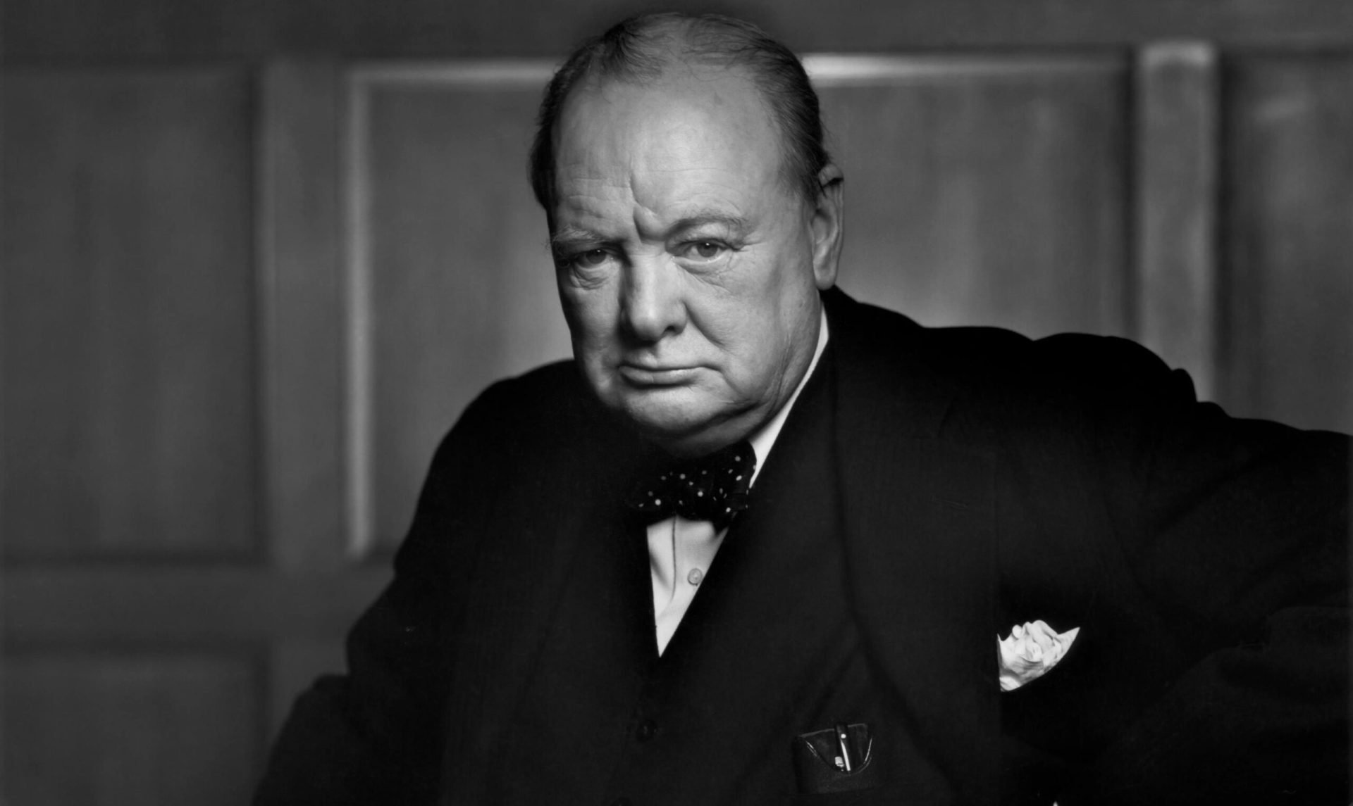 Winston Churchill, descendent al ducilor de Marlborough, a fost nu doar un lider marcant al istoriei globale, ci și o personalitate cu rădăcini familiale diverse și o carieră politică și militară impresionantă