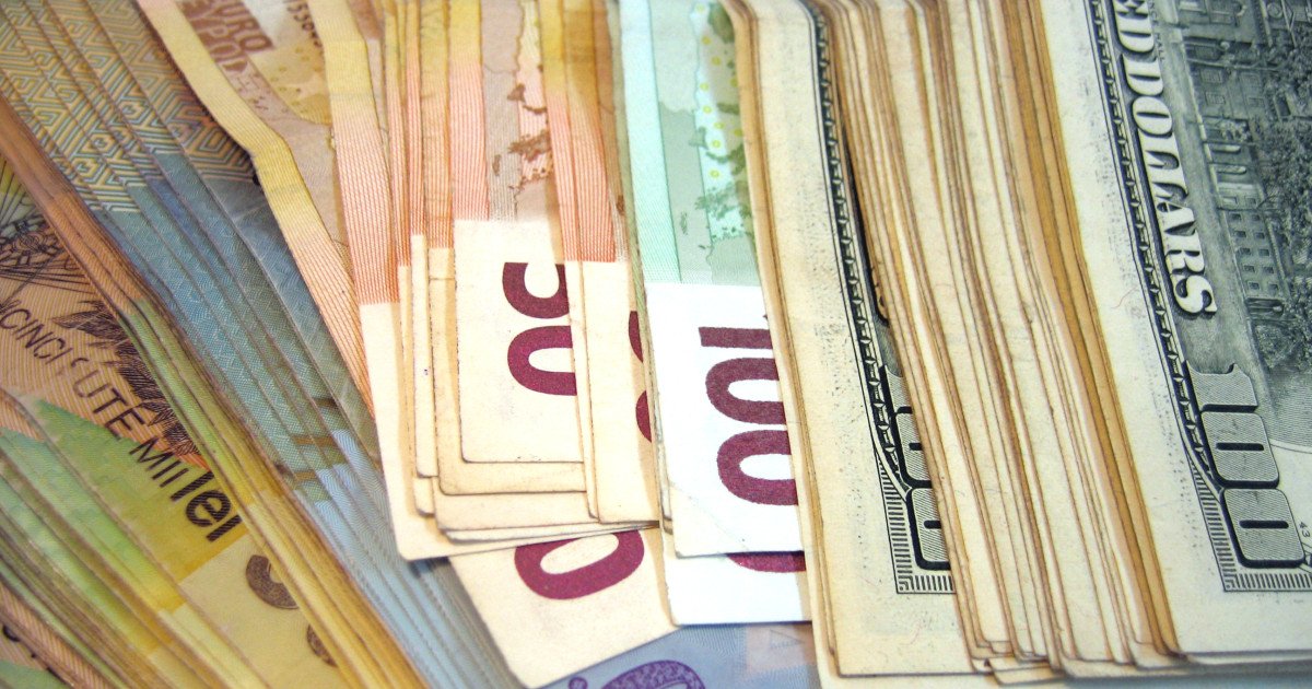 Euro a scăzut pe piața interbancară, anunță BNR