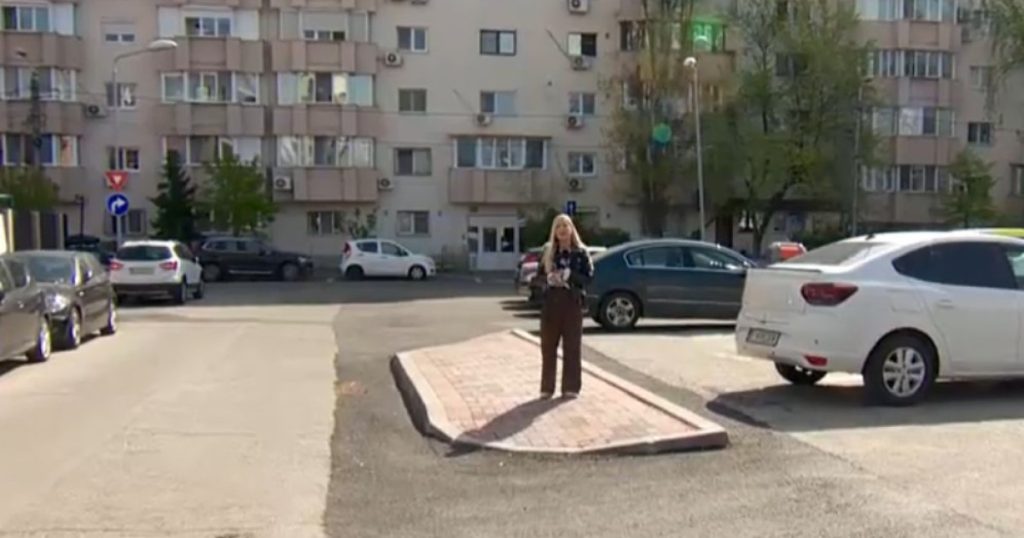 O „insulă” de pavele a blocat o stradă din București: Primăria, explicații
