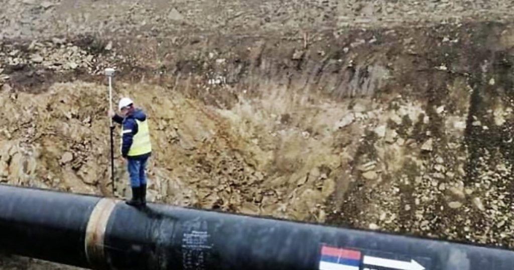 Poliția din Serbia a descoperit duminică rucsaci plini cu explozibili în apropierea conductei de gaze Balkan Stream, situată în nordul țării, în apropiere de granița cu Ungaria