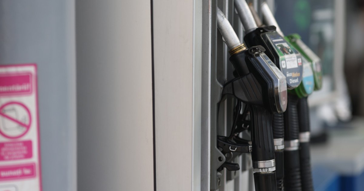 Inspectorii ANAF au aplicat amenzi și au confiscat bunuri în valoare de 122.000 de lei, în urma unor controale efectuate la companii din domeniul carburanților