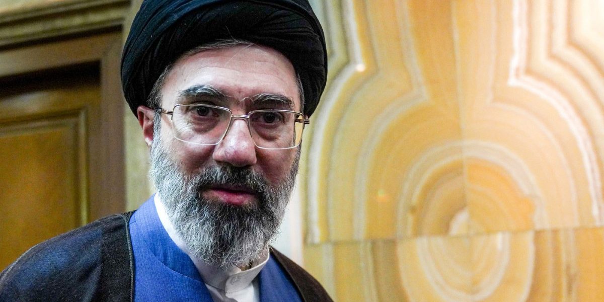 Mojtaba Khamenei răspunde la amenințarea lui Donald Trump de a trimite Iranul în epoca de piatră