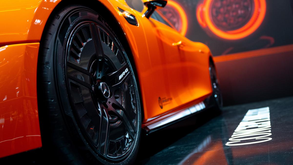 Mercedes AMG GT, fără plată la benzinărie: România, țara „hoților de combustibil”