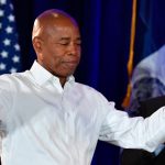 Adams, fost primar NYC, cetățean albanez. Ce face după retragerea din politică?