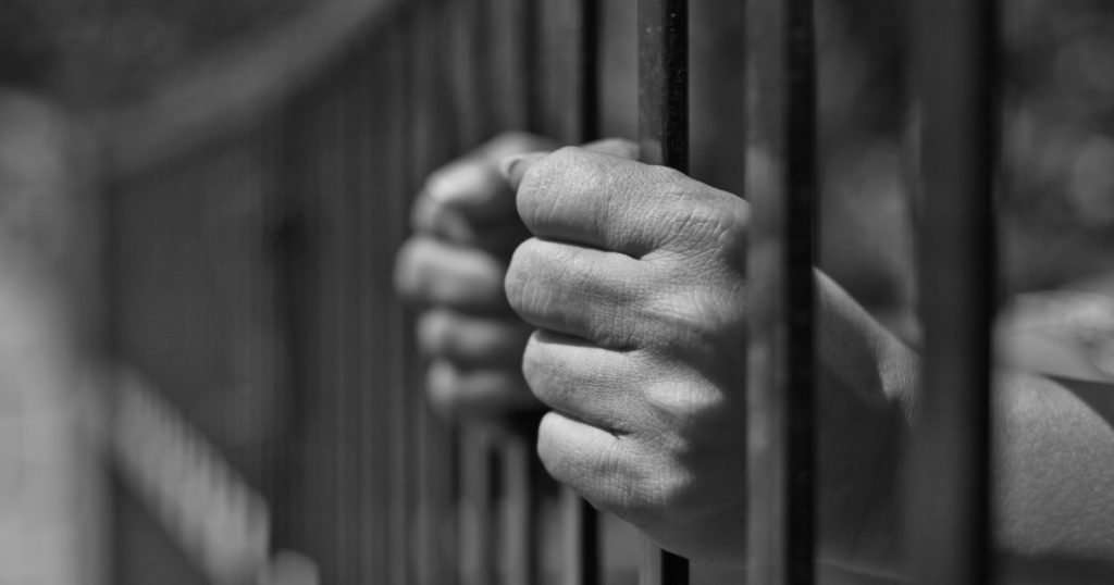Două femei, arestate în Indonezia pentru blasfemie: Au călcat Coranul