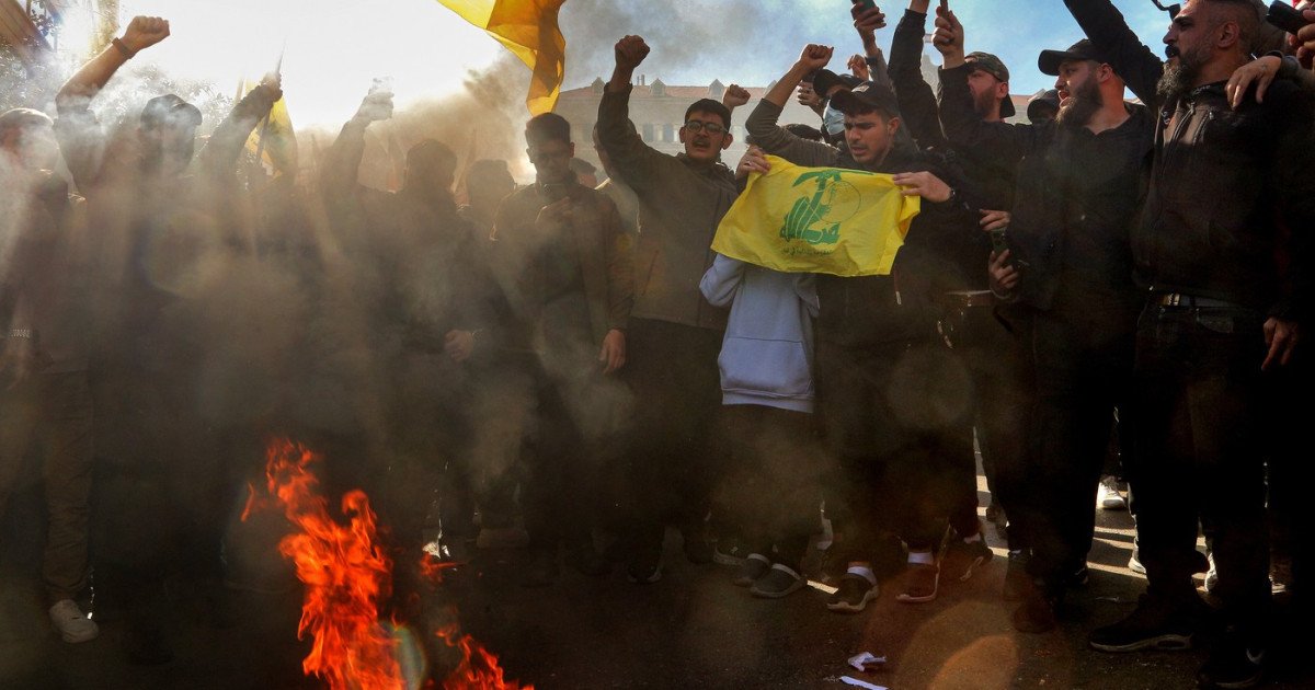 Premierul LIBANEZ, lovit de criza: Amână vizita în SUA, Hezbollah atacă negocierile cu Israel
