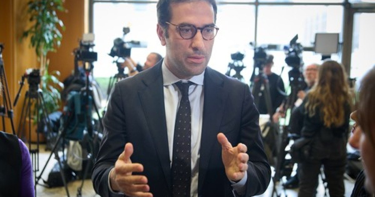 Miniştrii din cinci state europene cer un nou impozit pentru companiile energetice Miniştrii Economiei şi Comerţului din Spania, Germania, Italia, Portugalia şi Austria au transmis oficial Comisiei Europene o scrisoare în care solicită implementarea unui nou impozit pe profiturile companiilor energetice