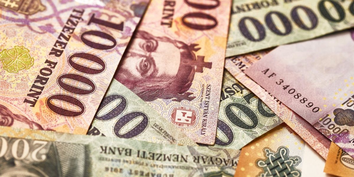 Forintul, la cel mai înalt nivel din 2020 după înfrângerea lui Viktor Orban: UE pompează bani