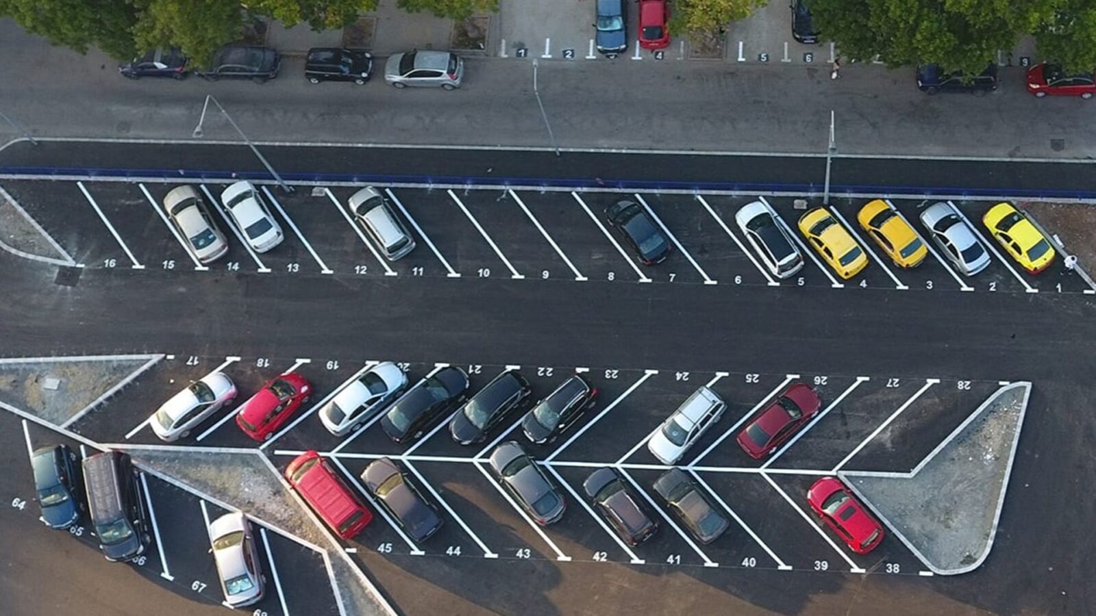USR propune abonamente anuale pentru parcările din Sectorul 4, în locul celor lunare USR Sector 4 a depus un proiect de hotărâre prin care cere introducerea unui abonament anual pentru parcările din sector