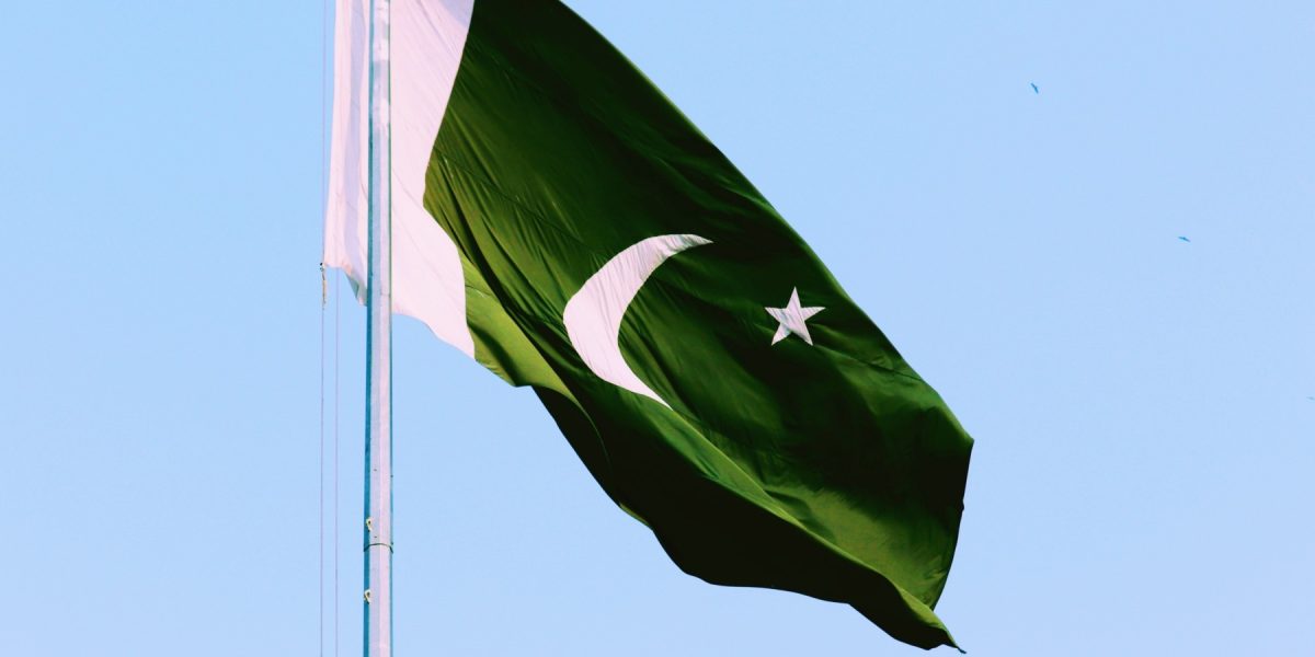 Războiul din Iran: Trump negociază, Vance la Islamabad, Israelul refuză armistițiul