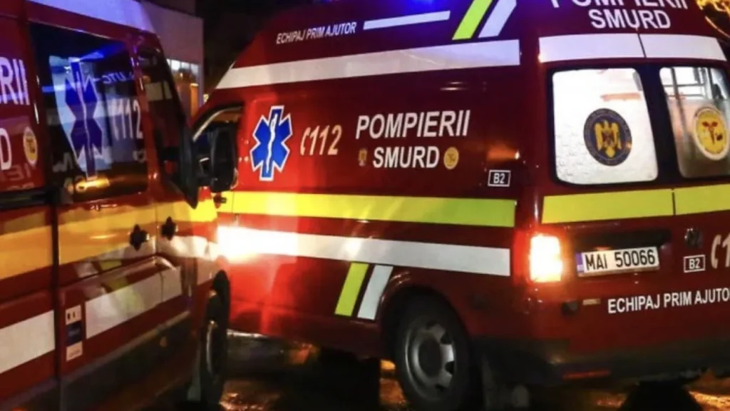 Accident GRAV pe DN 17: Mașină, făcută praf după impactul cu un autobuz. Trafic BLOCAT