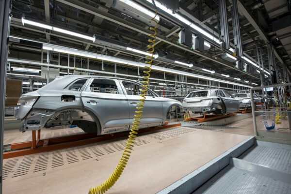 Bistrița, măcel industrial: 500 de oameni, trimiși acasă de o companie