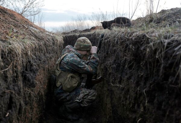 Ucraina: Peste 2.200 de încălcări ale armistițiului de Paște