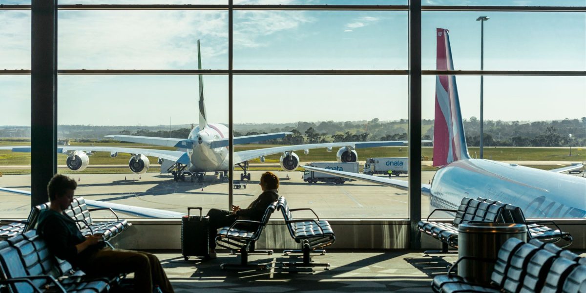 Taxă ilegală la agenții? Românii, obligați să plătească „protecție” pentru sejur