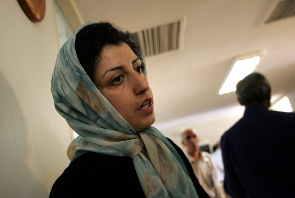 Narges Mohammadi, laureata Nobel, în stare critică într-o închisoare din Iran