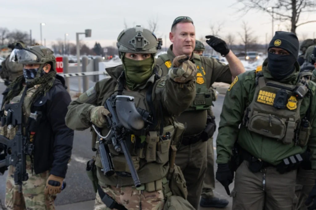 Operațiunea „Jucăria”: Sute de jucării sex în fața ICE București