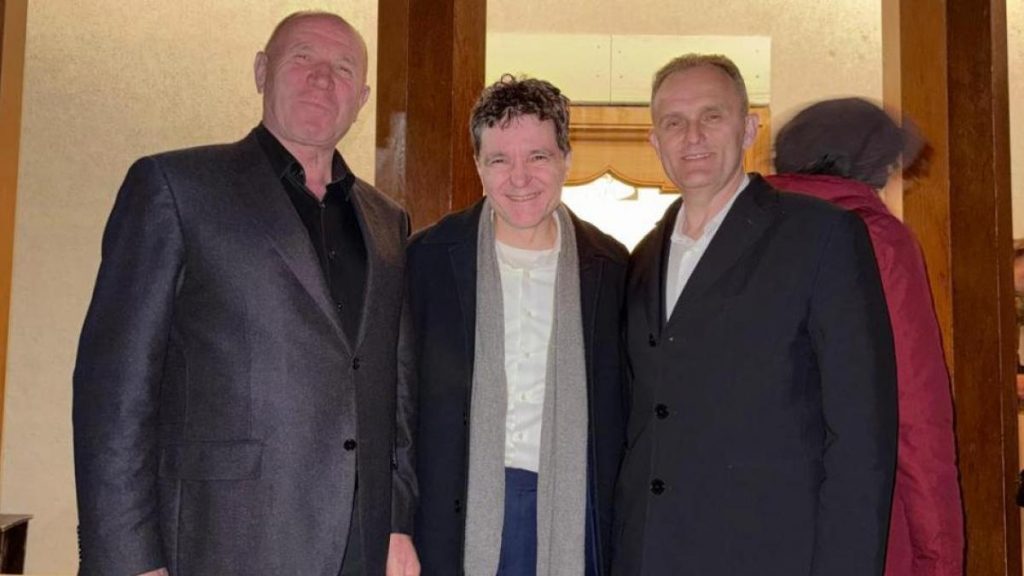 Alesul Nicușor Dan, surpriză de Vinerea Mare: La mănăstirea PSD din Cornu