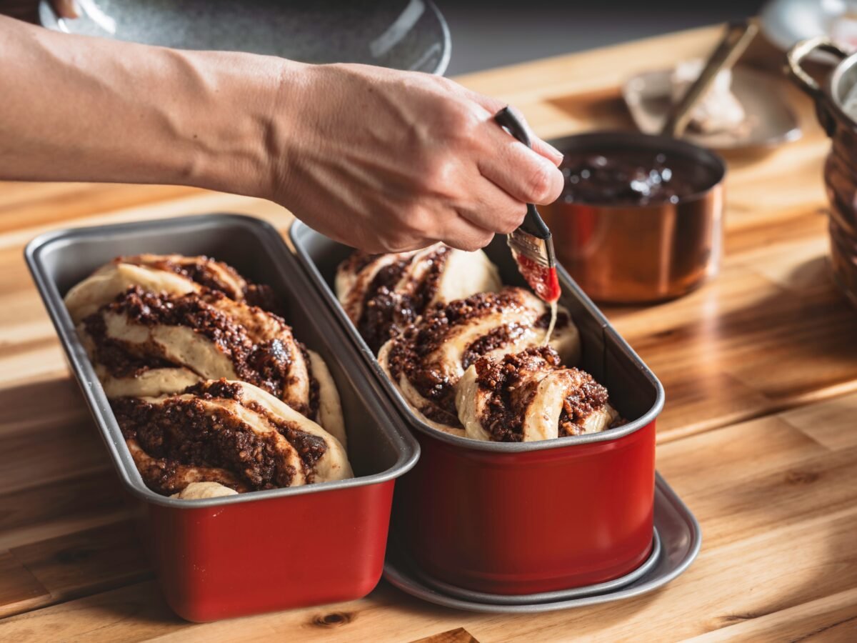 Cozonac ca la bunica: Rețetă cu aluat opărit, pufos și rezistent!