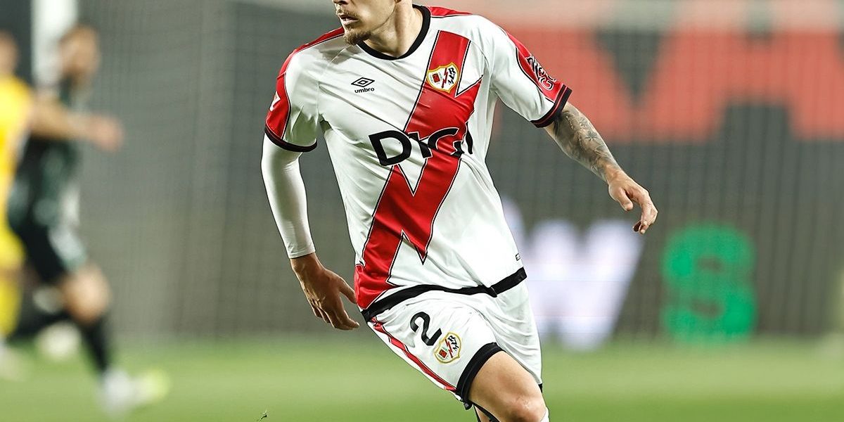 ANDREI Rațiu, internaționalul român de la Rayo Vallecano, a efectuat un antrenament separat de restul echipei, stârnind îngrijorări înaintea meciului crucial cu AEK Atena din Conference League