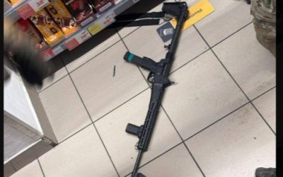 Incredibil la Kiev: Un bărbat cu mitralieră, arestat după ce s-a plimbat prin cartier