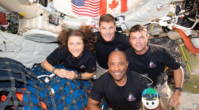 Orion a amerizat: NASA jubilează după zborul spre Lună, misiunea Artemis II reușită