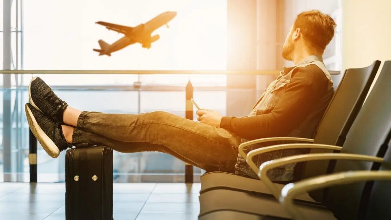 Atenție, vacanță mai scumpă în 2026: Taxe noi usturătoare pentru turiști în Europa