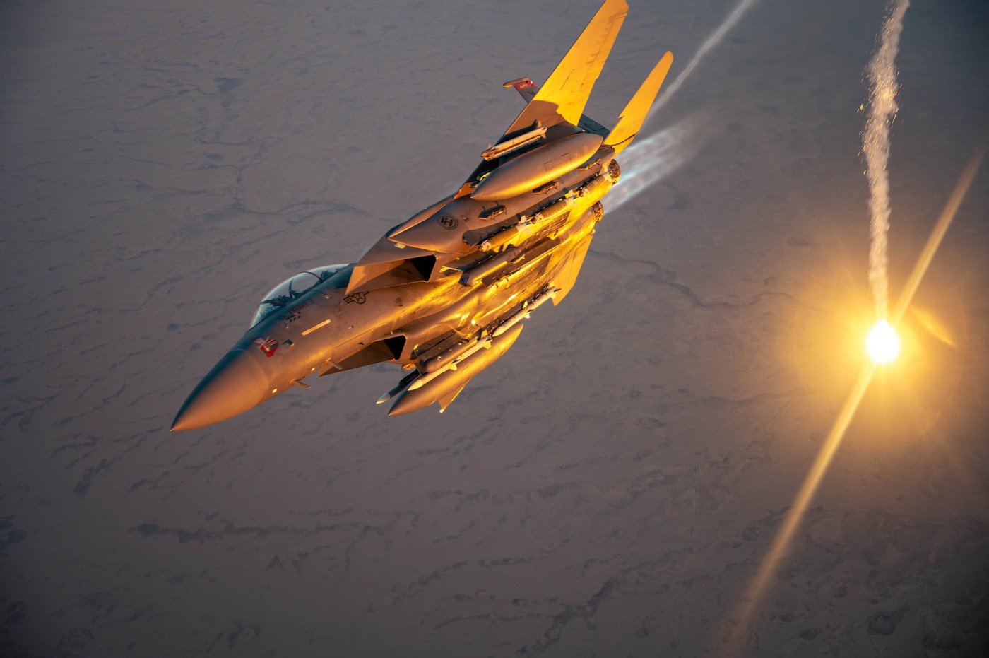 Două avioane americane au fost doborâte vineri de către Iran în ceea ce reprezintă cel mai serios eșec pentru operațiunile militare ale SUA în regiunea Orientului Mijlociu de la începutul conflictului