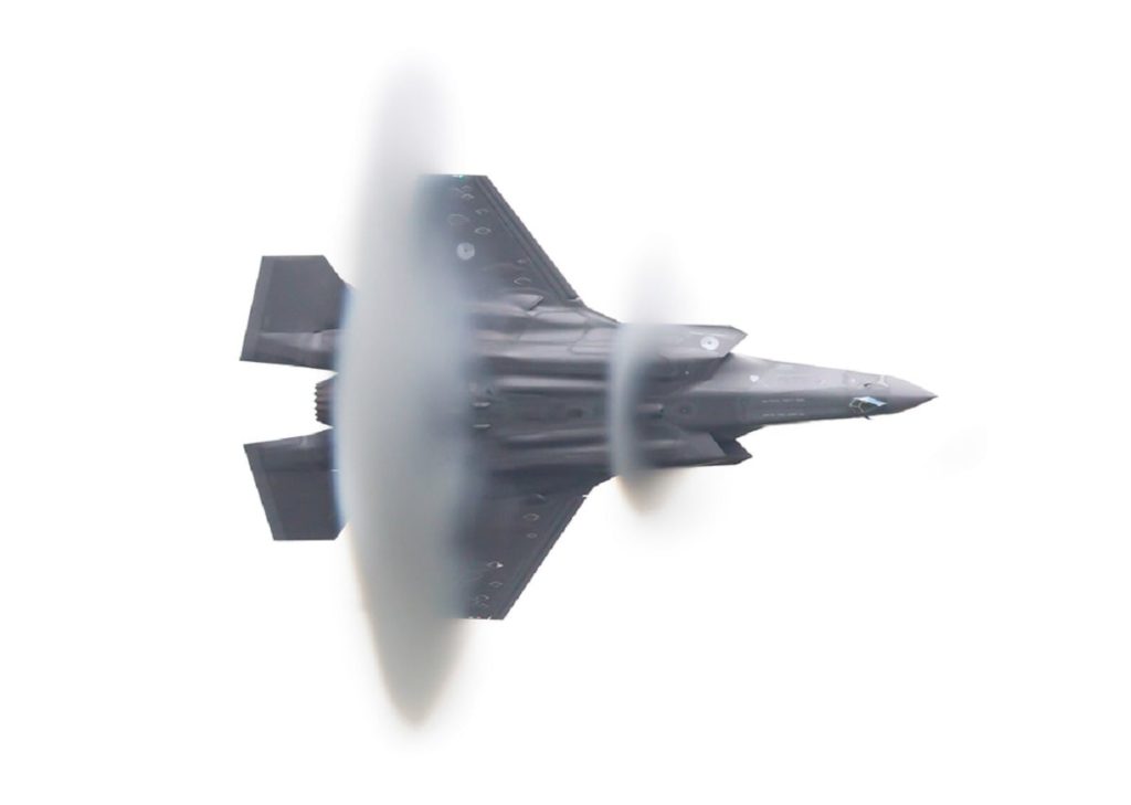 Cum se produce BOOM-ul sonic: Misterul sunetului puternic, explicat simplu