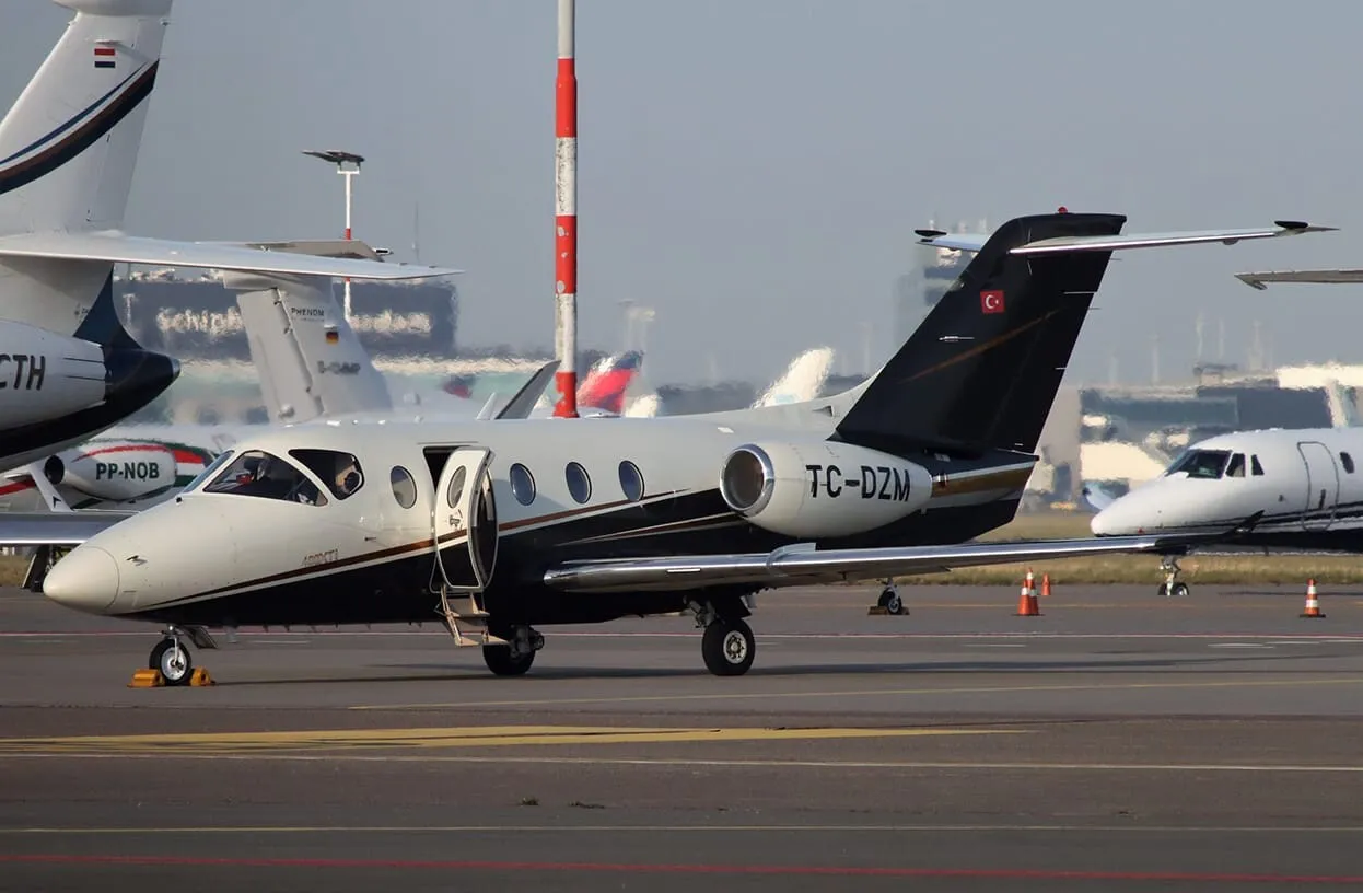Lumina Sfântă a ajuns în România: Avion Special din Zona de Conflict, Detalii și Operațiuni