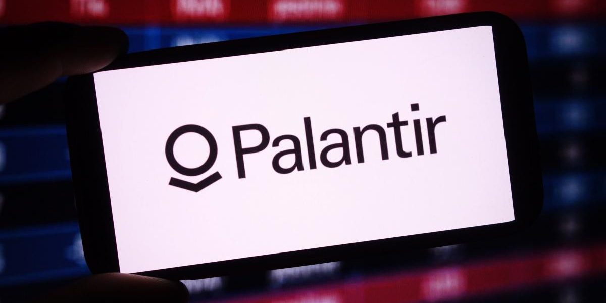 Bani EU pentru Palantir: 100+ bănci și fonduri cresc investițiile în tech-ul controversat