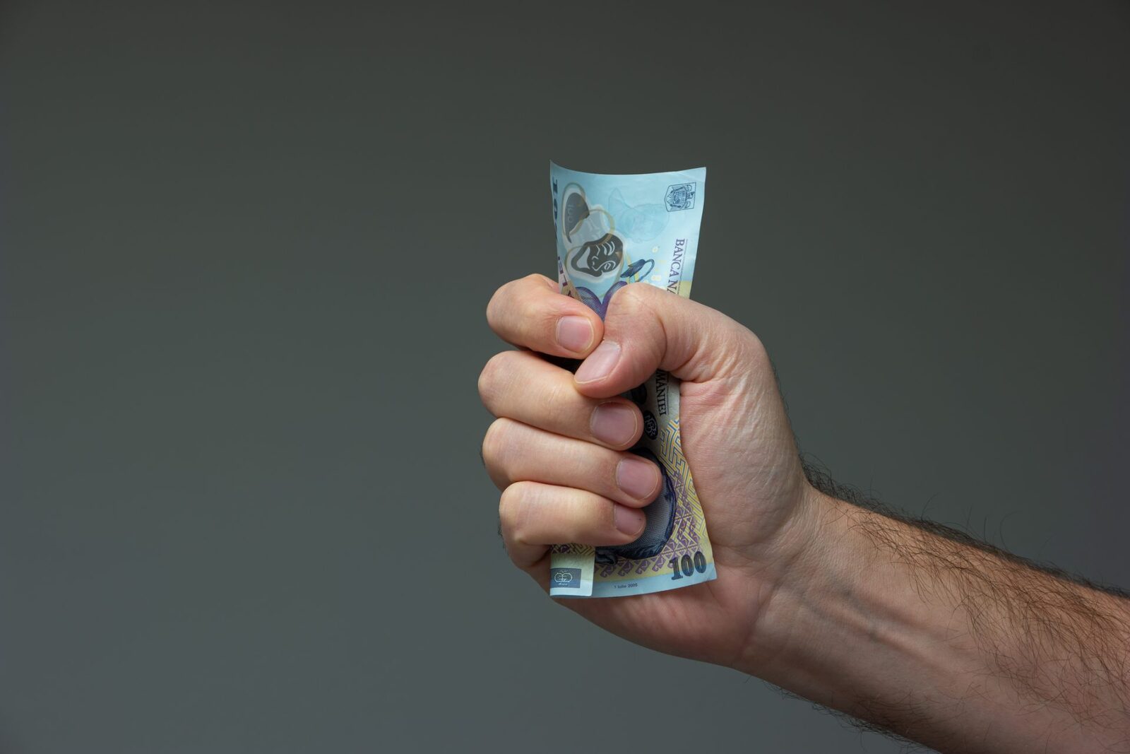 Lista RUȘINII: Cine va fi trecut pe lista datornicilor la statul român