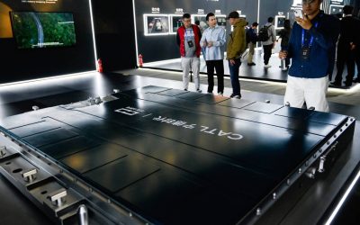 Baterie REVOLUȚIONARĂ: Mașinile electrice se încarcă în 10 minute și merg 1500 km