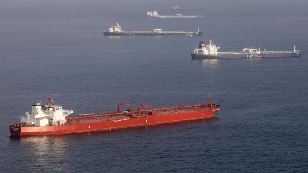 Scădere majoră la petrol: SUA și Iran, la negocieri pentru un nou acord