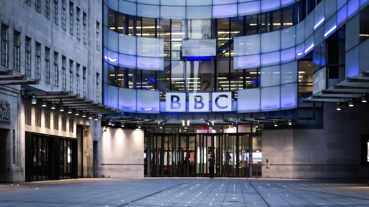 BBC dă afară 2.000 de oameni: Cea mai mare restructurare din ultimii 15 ani