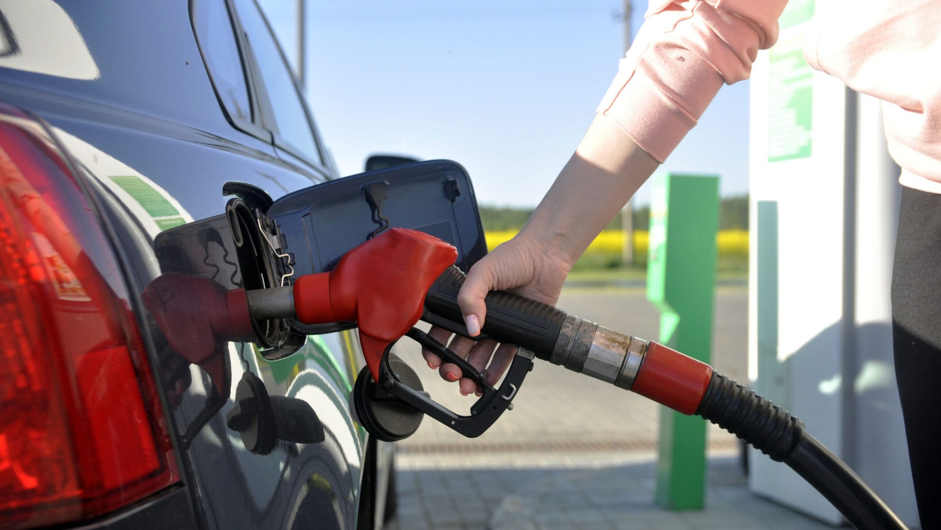 Prețurile la carburanți nu vor reveni la nivelurile anterioare, chiar dacă Guvernul Bolojan a introdus măsuri de compensare, a declarat consilierul onorific al premierului, IONUȚ DUMITRU