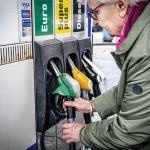 Proteste FURIOASE în Irlanda: Poliția declară ilegale demonstrațiile anti-combustibil