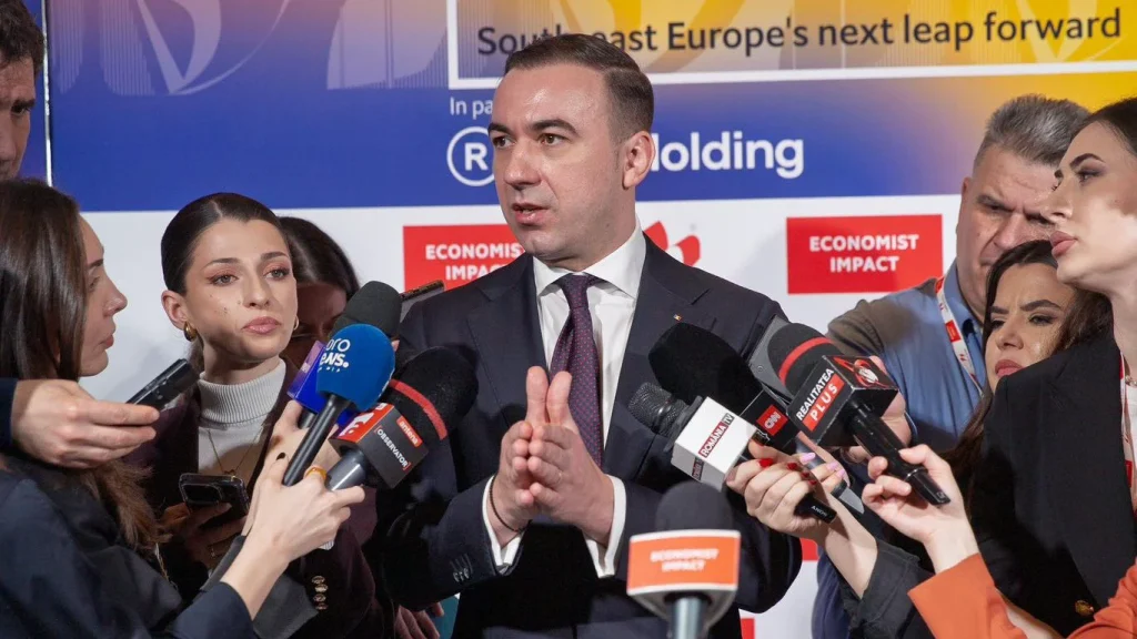 România țintește o capacitate de 5.000 MW în energie solară până în 2027, conform declarațiilor ministrului Bogdan Ivan
