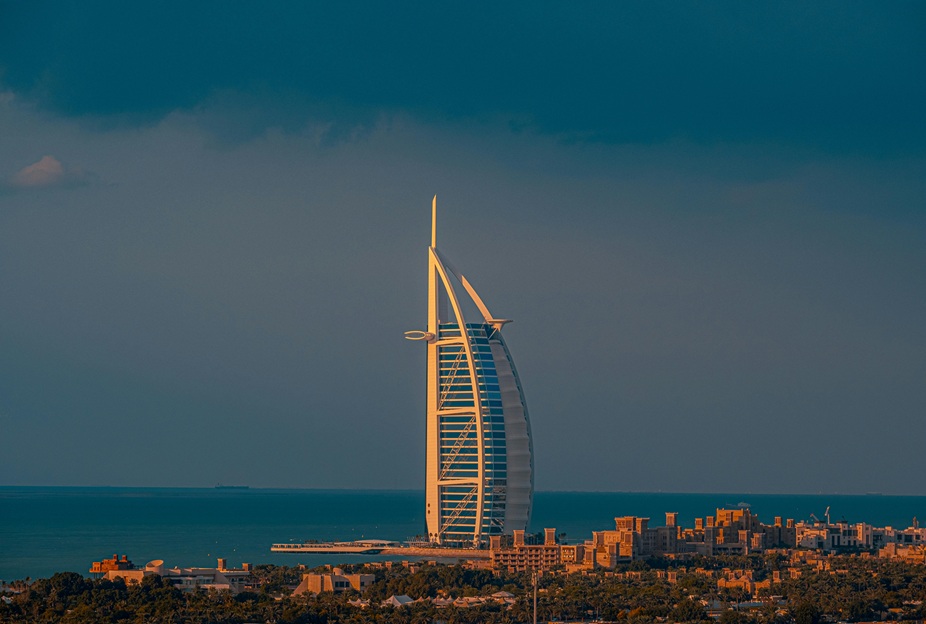 Burj Al Arab, simbolul luxului, intră în renovare: Fațada, avariată de o dronă