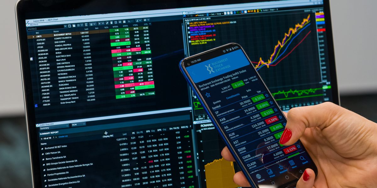 Bursă: Analiștii pun OMV Petrom sub preţul actual. Ce se întâmplă?