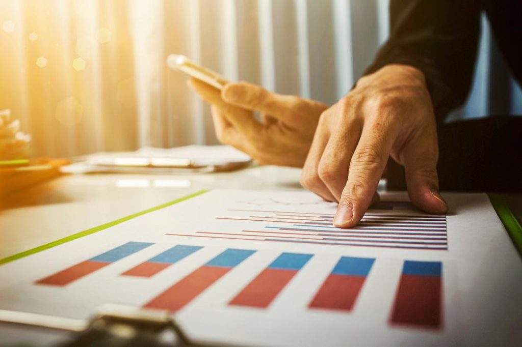 Industria din România, în continuare în contracție, chiar și după Martie