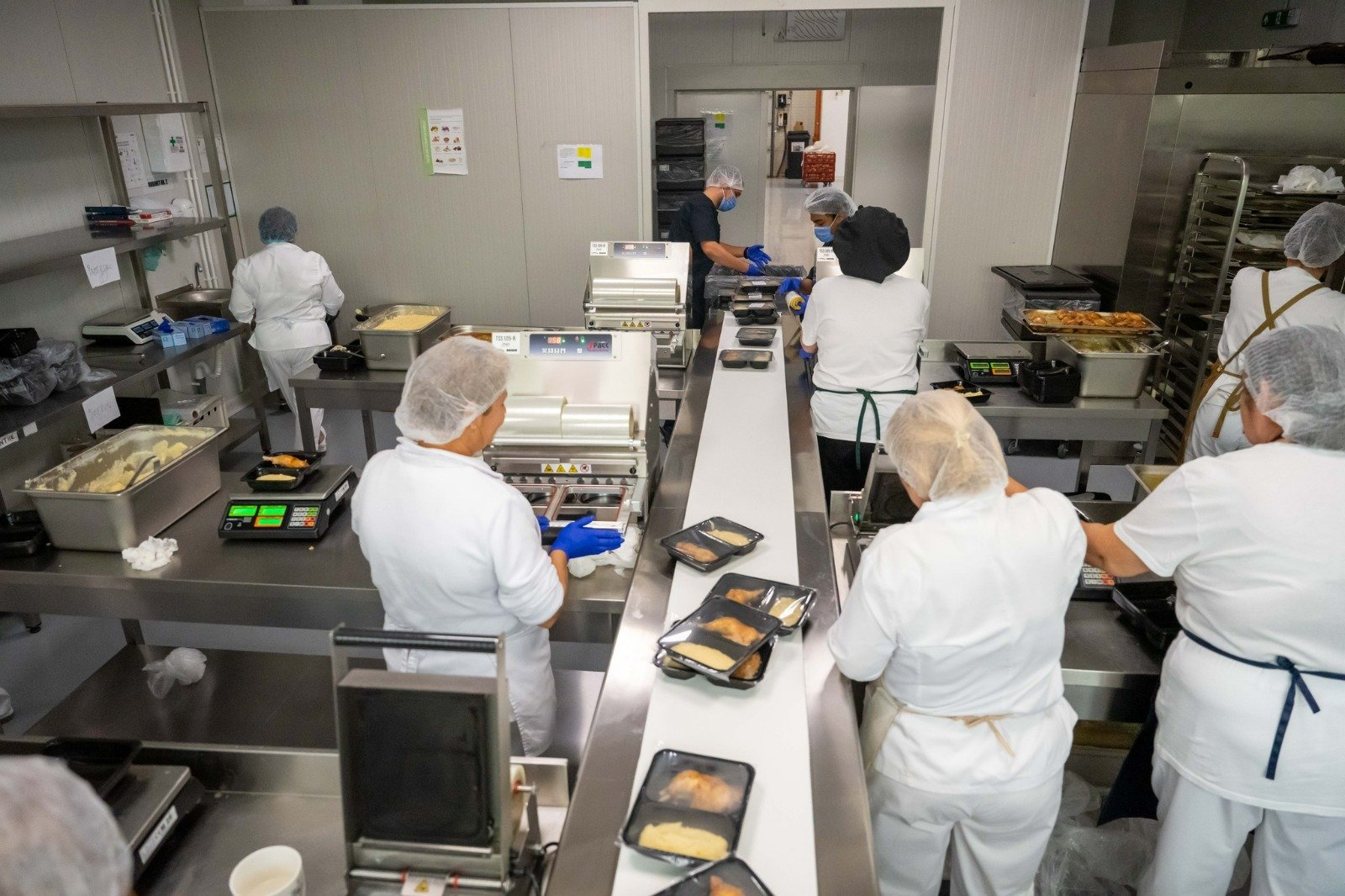 Banca Locală de Alimente din Sector 6 devine partener strategic în reducerea risipei alimentare Pe măsură ce România avansează spre un sistem mai responsabil și sustenabil în gestionarea resurselor, sectorul de alimentație devine tot mai conștient de necesitatea combaterii risipei alimentare