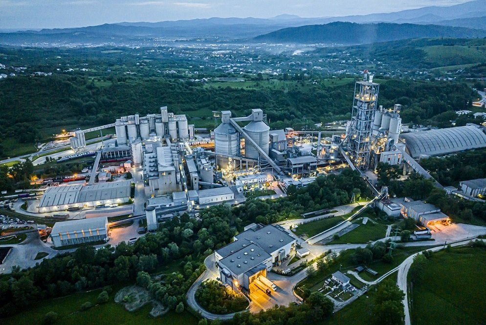 Holcim România, în parteneriat cu Carmeuse, lansează Carbon Hub CPT01, un proiect ambițios de decarbonizare a industriei