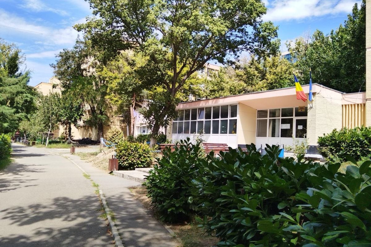 De la „cutia de chibrituri” la Paște: Studenții și papucii de musafir