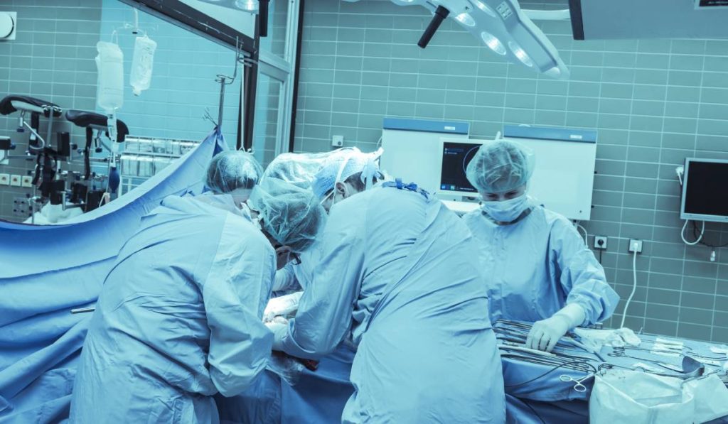 Cancerul de colon, una dintre cele mai frecvente forme de cancer și printre cele mai periculoase, continuă să producă numeroase victime în România