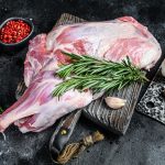 Cum alegi mielul perfect? Ghidul rapid pentru o friptură de Paște reuşită