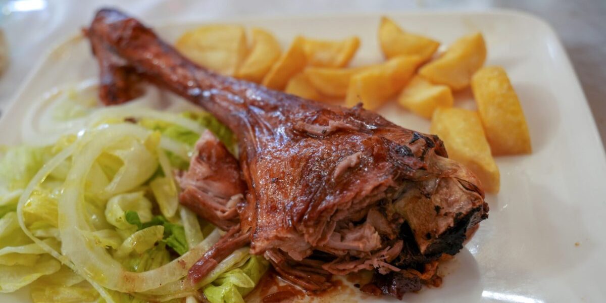 Cinci garnituri sănătoase pentru miel: Cum te bucuri de sărbători echilibrat