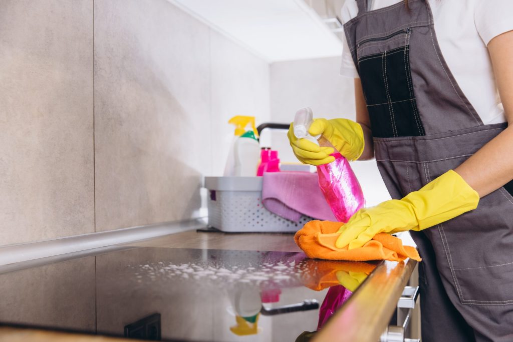 Curățenia obsesivă, semn de frică și anxietate? Ce spun psihologii