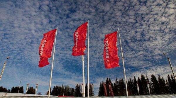 Lukoil părăsește Europa? Ce se întâmplă cu benzinăriile din România